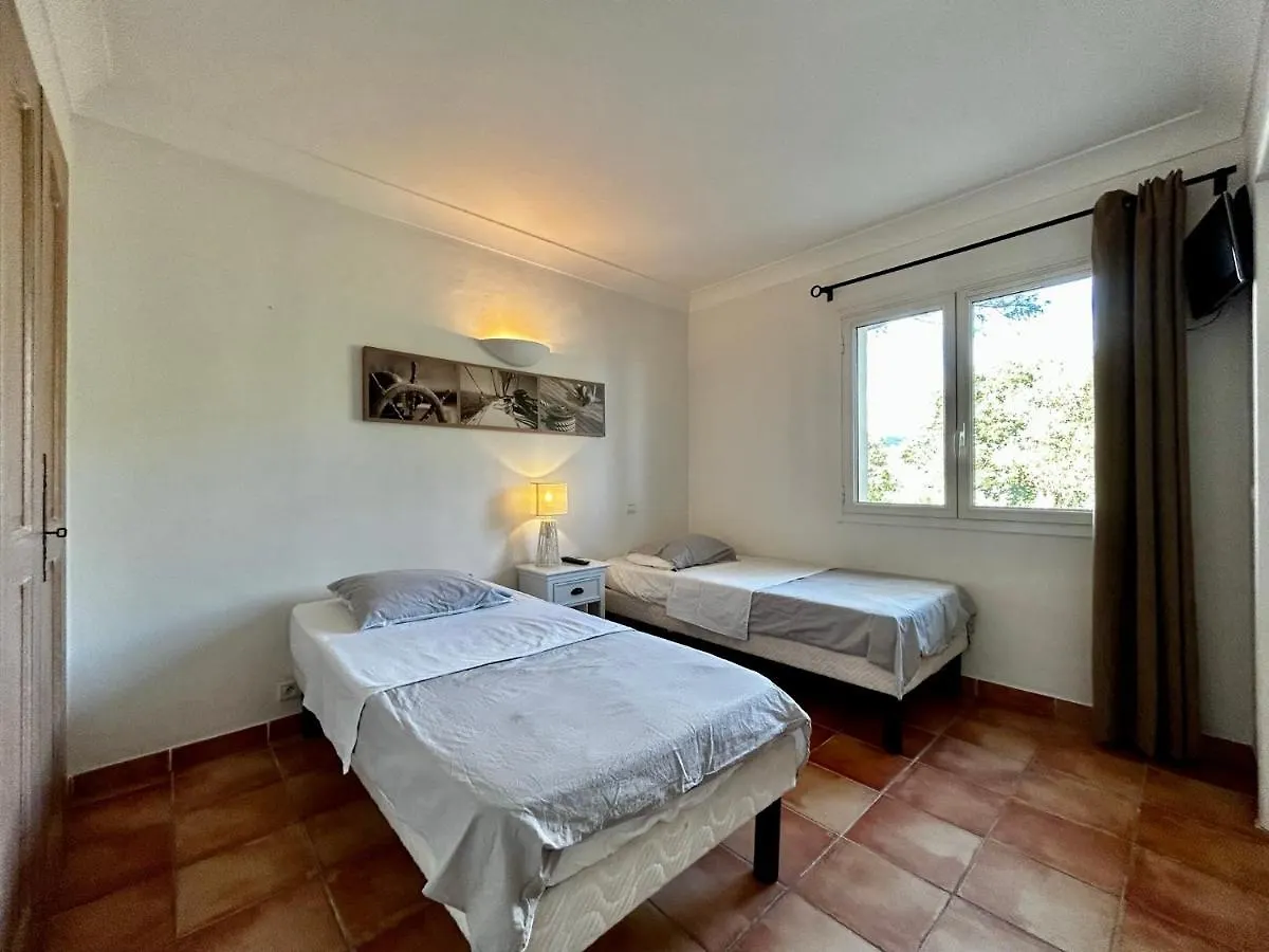 Marinabay 5 Villa Grimaud 0*,
